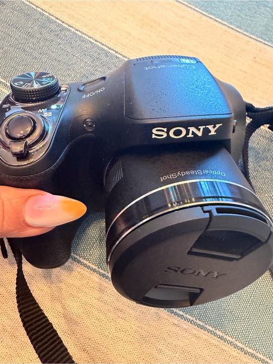 Sony Other - Sony Black Camera with Black Lens Cap